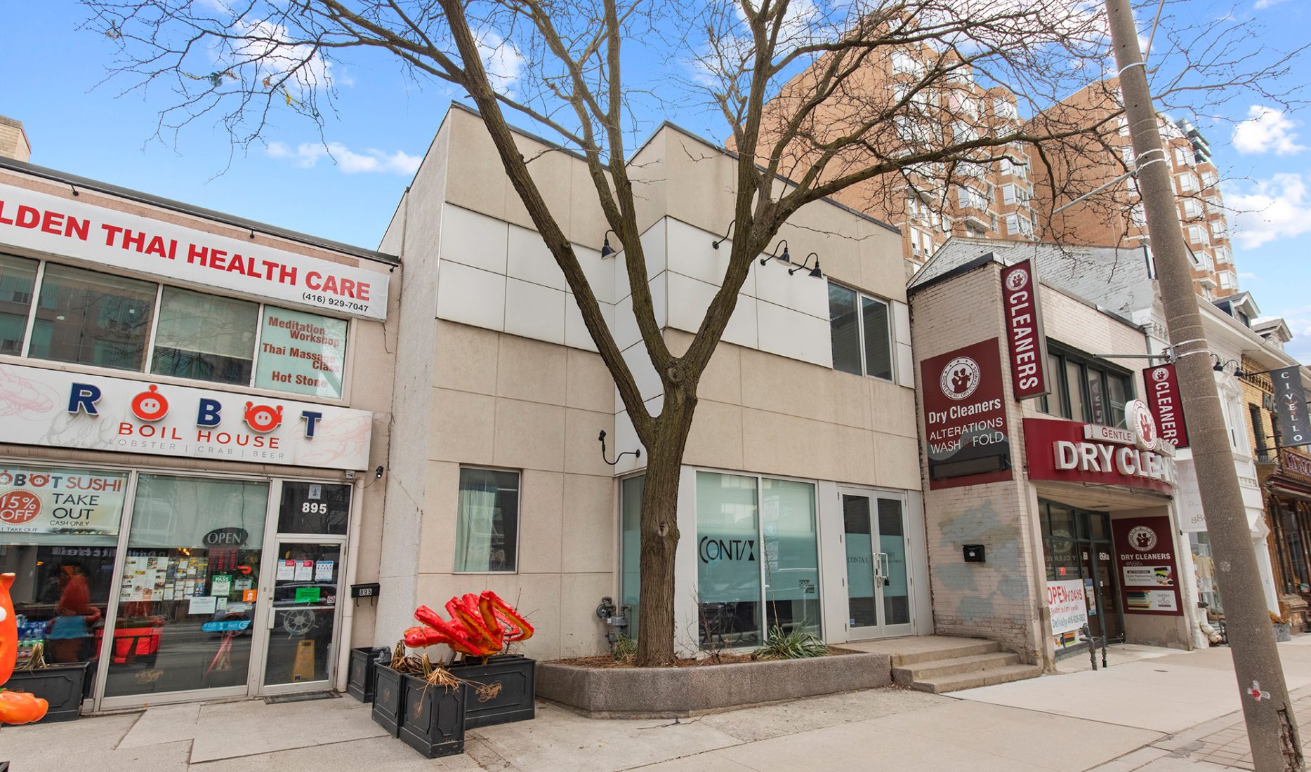 893 Yonge